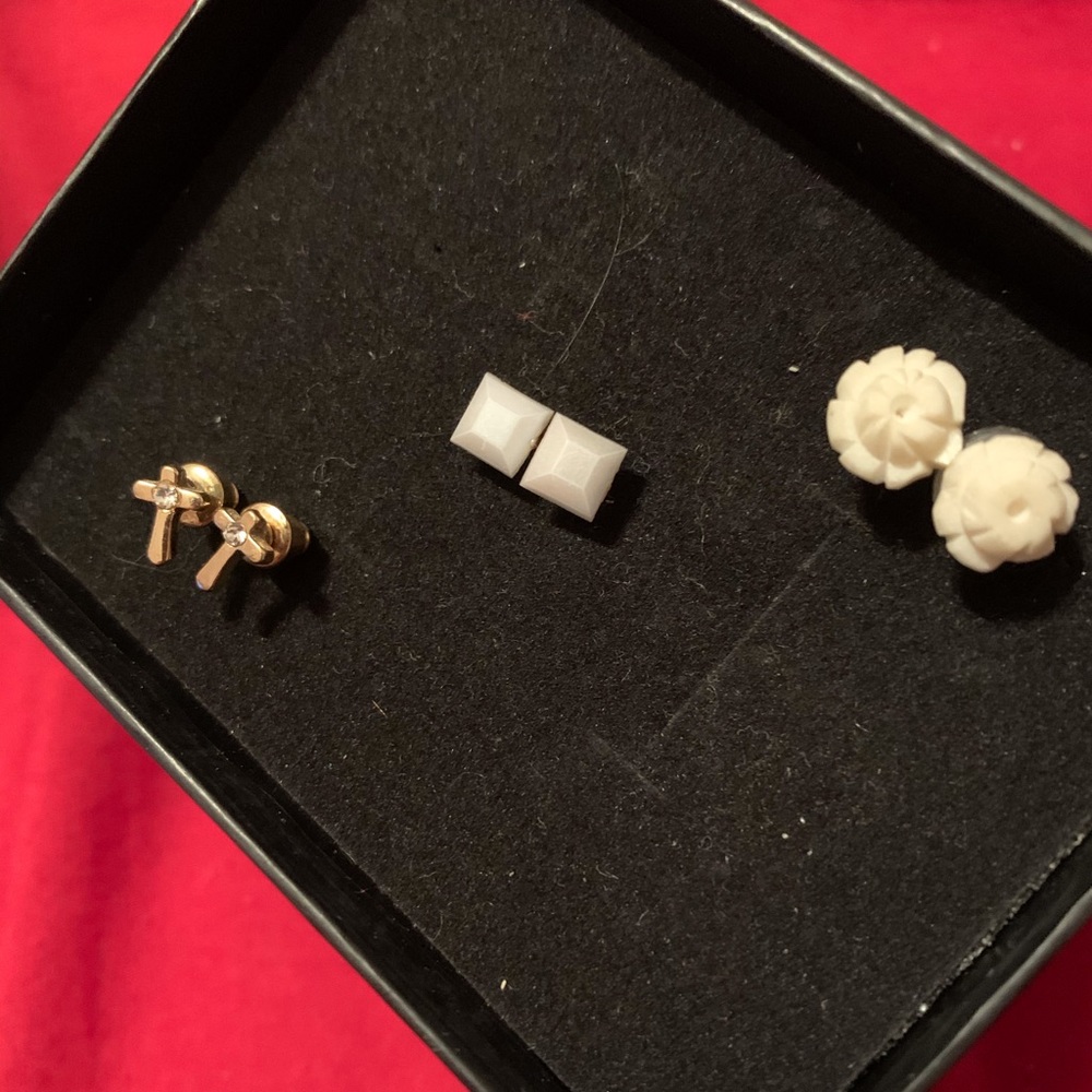 🔥 3/$20 Earring Stud Bundle